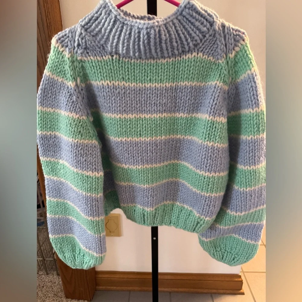 NIB Women’s O/S GOGO Sweaters Stripe Pullover Opal/Blue Bird/Snow - Picture 2 of 11